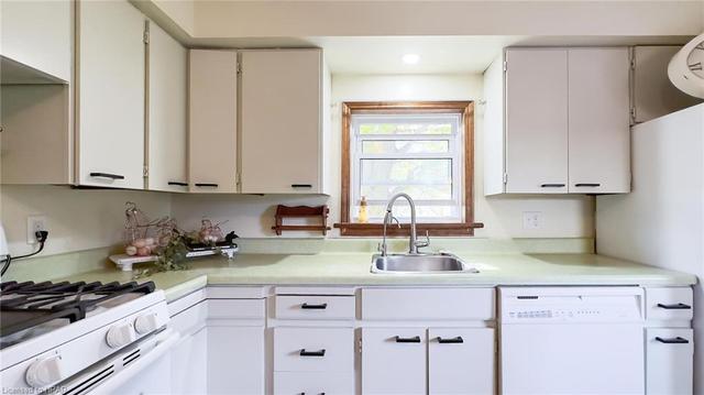 37 Albert St, House detached with 3 bedrooms, 1 bathrooms and null parking in Dungannon ON | Image 5