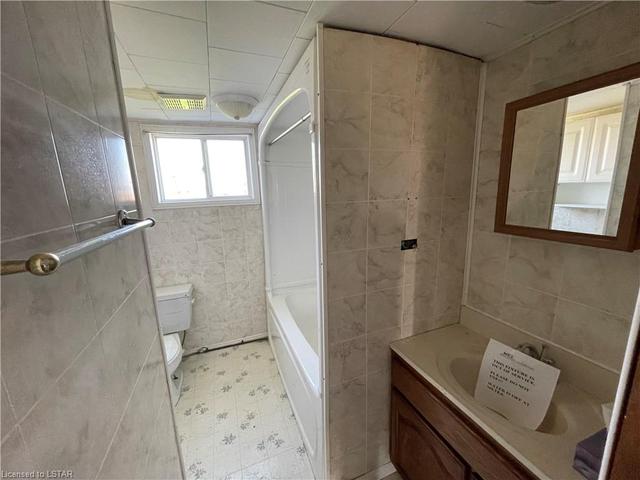 6327 & 6333 8 Line, House detached with 2 bedrooms, 1 bathrooms and null parking in Chatham Kent ON | Image 6
