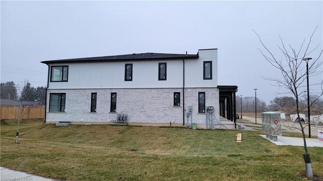 15 - 101 Swales Ave, House attached with 3 bedrooms, 2 bathrooms and 2 parking in Strathroy Caradoc ON | Image 20