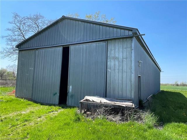 6327 & 6333 8 Line, House detached with 2 bedrooms, 1 bathrooms and null parking in Chatham Kent ON | Image 16