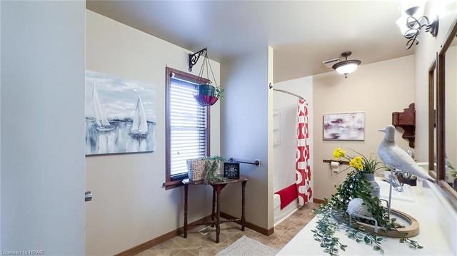 37 Albert St, House detached with 3 bedrooms, 1 bathrooms and null parking in Dungannon ON | Image 6