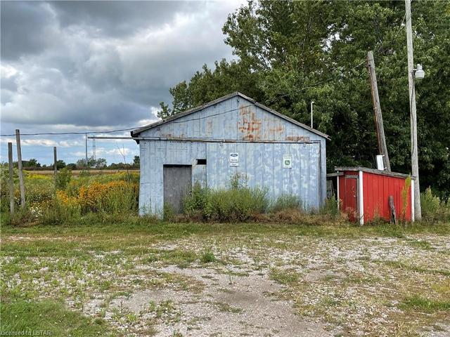 6327 & 6333 8 Line, House detached with 2 bedrooms, 1 bathrooms and null parking in Chatham Kent ON | Image 22