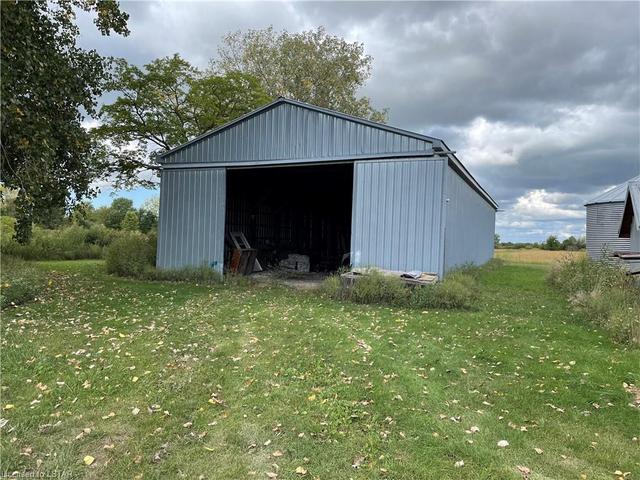 6327 & 6333 8 Line, House detached with 2 bedrooms, 1 bathrooms and null parking in Chatham Kent ON | Image 19