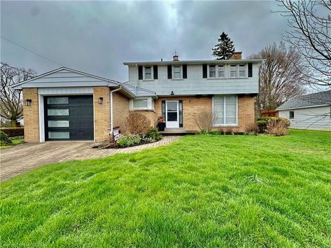 100 Hinks St, Brockton, ON, N0G2V0 | Card Image