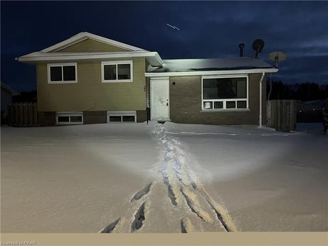 32 Lloyd Irwin St, Marathon, ON, P0T2E0 | Card Image
